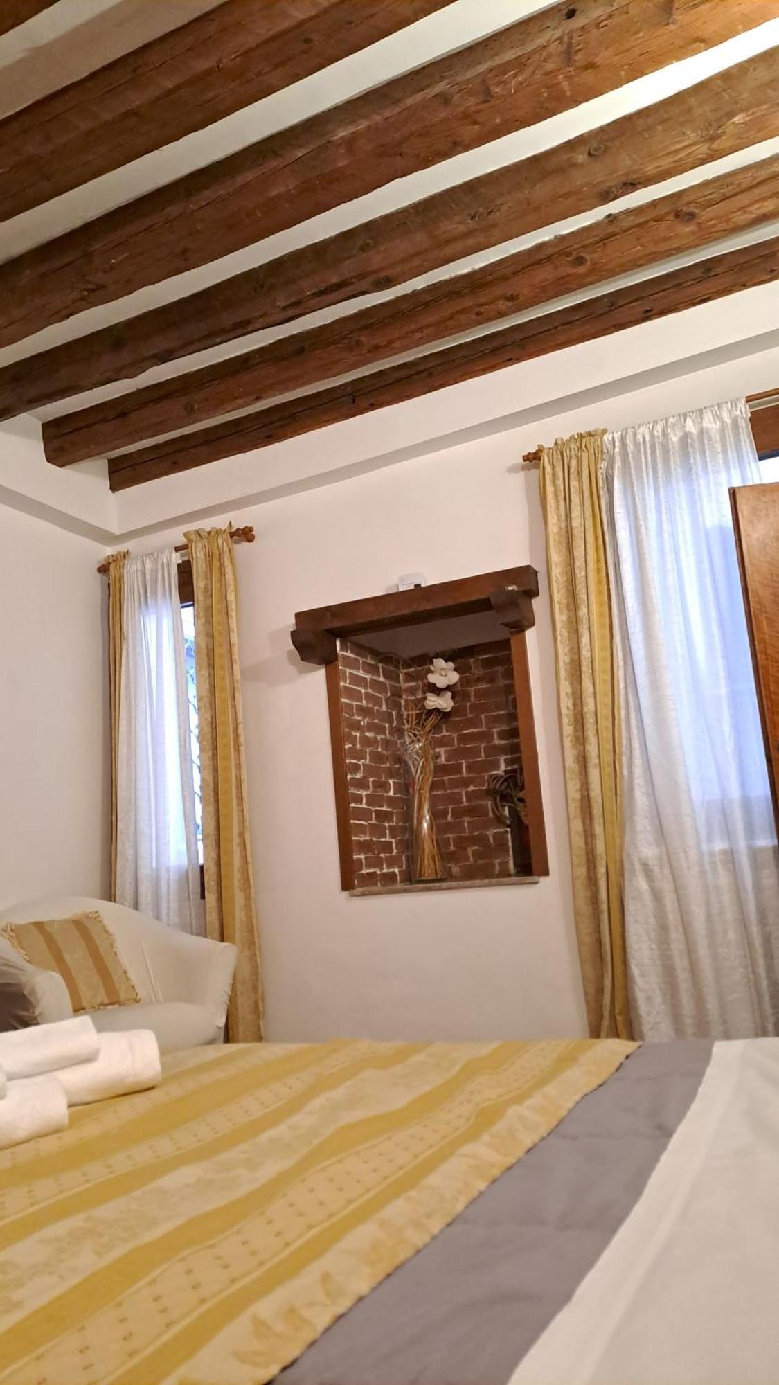 Rialto Laura Apartment *